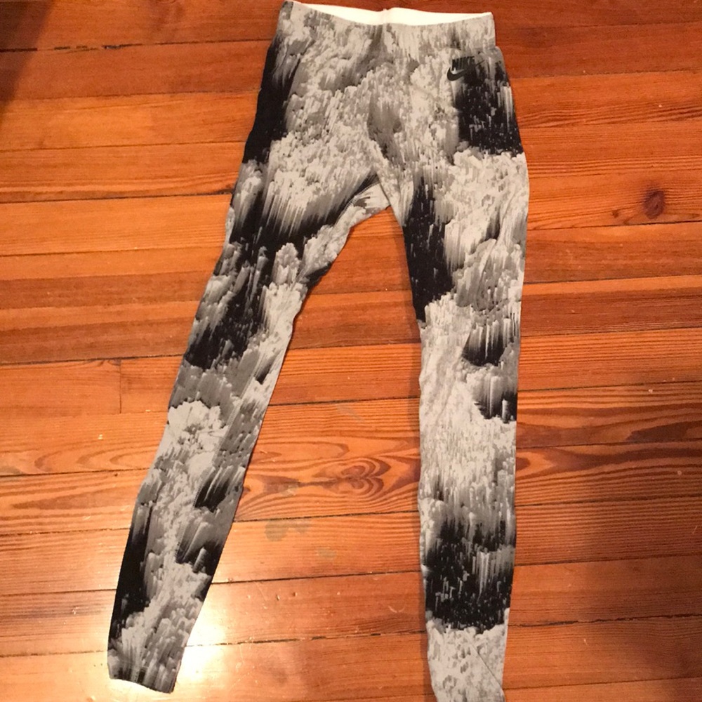Nike workout leggings - Picture 2 of 4